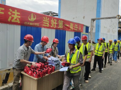 致敬高溫下的項目一線勞動者