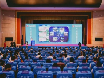 中天智匯安裝總經理郭嵩參加長三角楚商經貿交流會并受到湖北省委常委寧詠接見